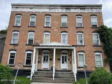 Main picture of 57 Saratoga Ave