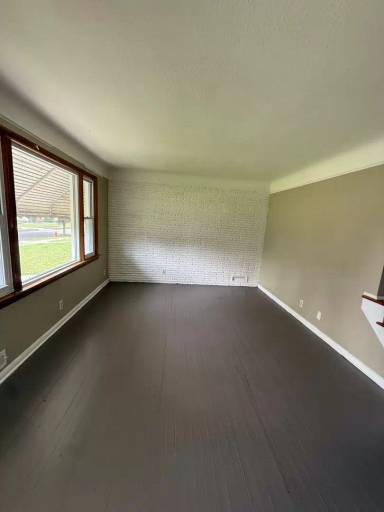 Main picture of 18811 Longview Ave