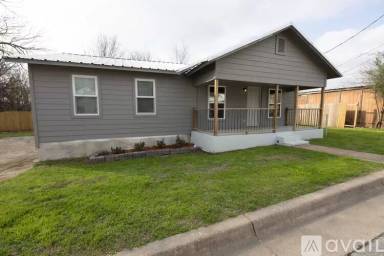 Main picture of 704 SE 13th St
