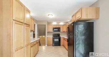 Main picture of 27W040 Hickory Ln