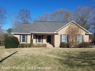 Main picture of 605 Coventry Dr