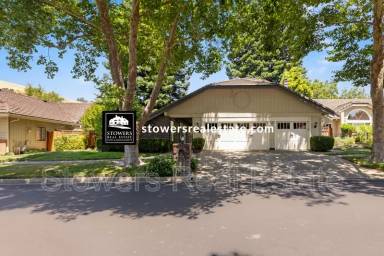 Main picture of 244 Live Oak Dr