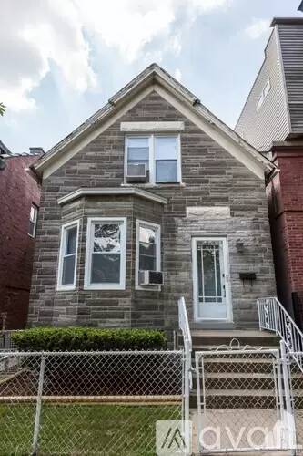 Main picture of 2333 W Montana St