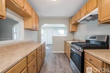 Main picture of 296 Minot St