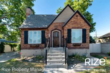 Main picture of 370 E Wilson Ave