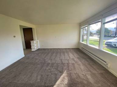 Main picture of 184 NE Ernst St