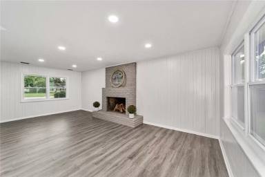 Main picture of 722 NE 21st Ave