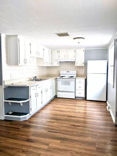 Main picture of 2506 Oriole Ln