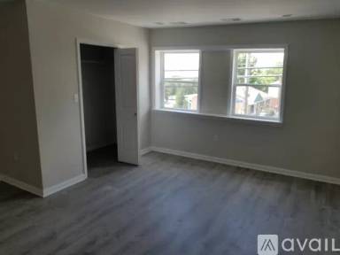 Main picture of 901 Benton Ave
