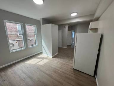 Main picture of 35 Benkard Ave