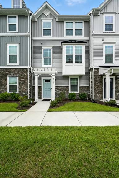 Main picture of 4227 Meander Way