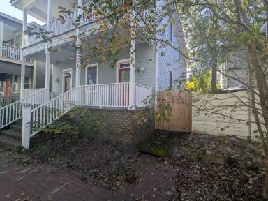 Main picture of 305A E Henry St