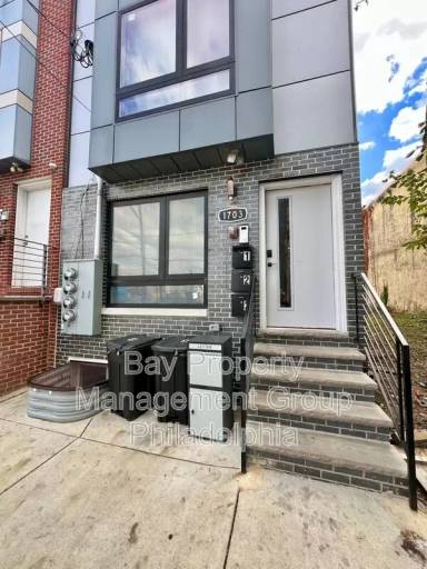 Main picture of 1703 S 22nd St