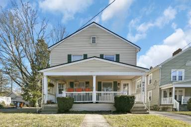 Main picture of 868 Sheridan Ave