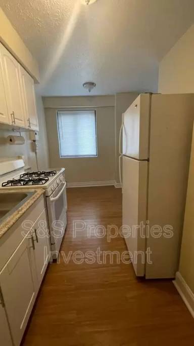 Main picture of River Plaza Apartments