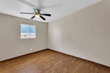 Main picture of 7232 N Loop Dr