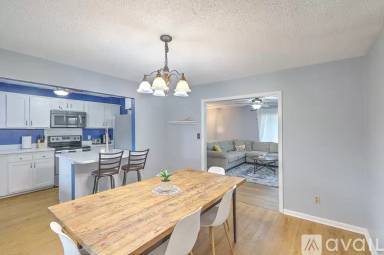 Main picture of 1241 Springhill Rd