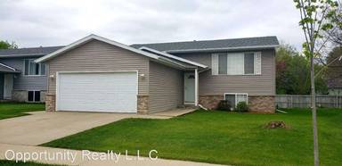 Main picture of 881 E Village Cir SE