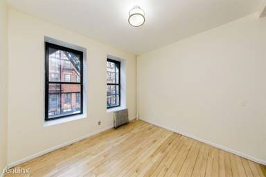 Main picture of 59 E 3rd St