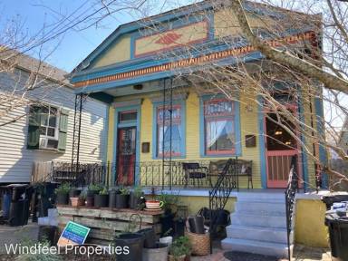 Main picture of 304 S Clark St