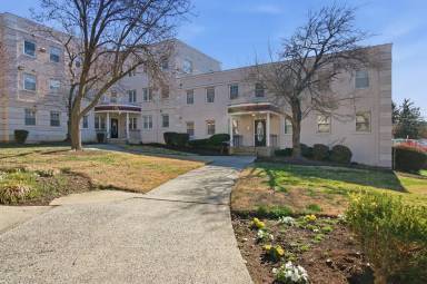 Main picture of 3878 9th St SE