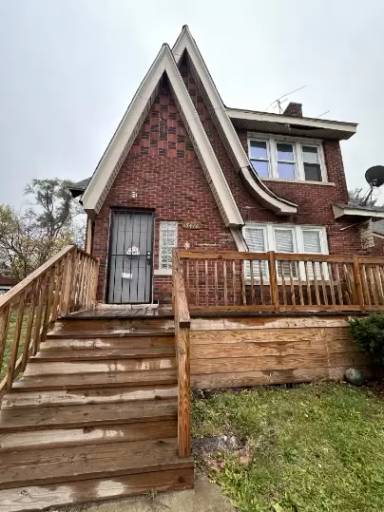 Main picture of 15476 Sorrento St