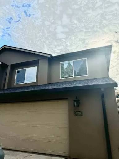 Main picture of 952 W 10th St