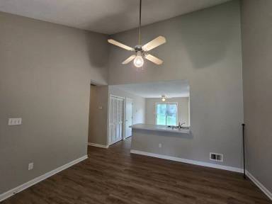 Main picture of 3712 Locust Ave