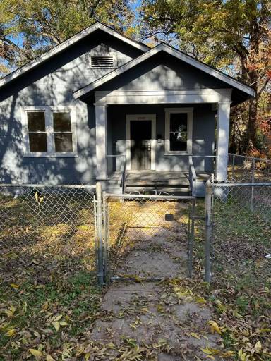 Main picture of 2408 Queens Hwy