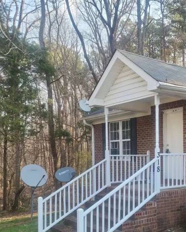 Main picture of 318 W Chestnut Ave