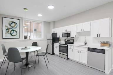 Main picture of 1707 W Master St