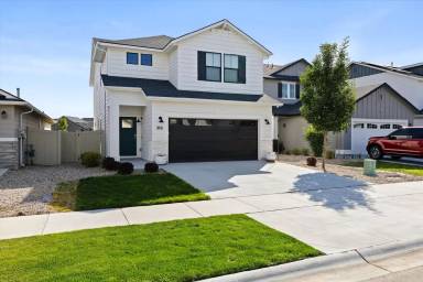 Main picture of 318 S Sunset Point Way