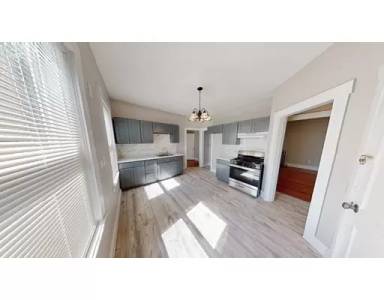 Main picture of 42 Hiawatha Rd