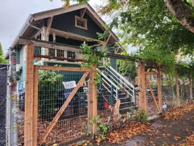 Main picture of 1084 W 2nd Ave