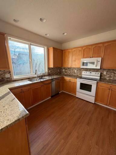 Main picture of 575 S Ponderosa St