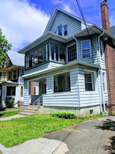 Main picture of 119 W Elm St