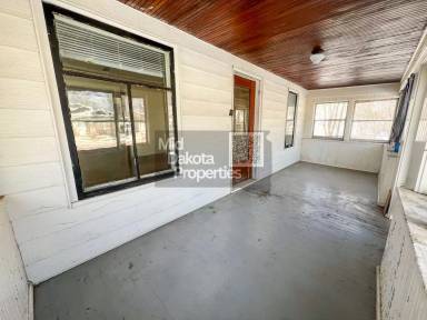 Main picture of 933 E 5th Ave