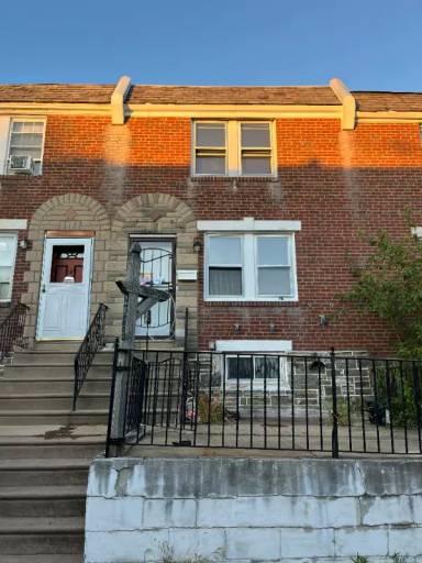 Main picture of 2825 Lardner St