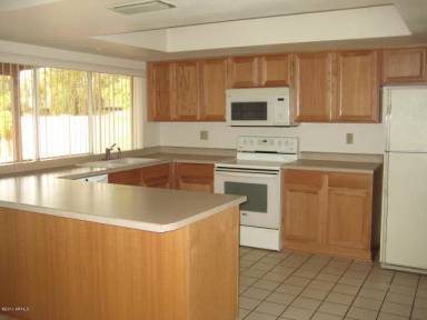 Main picture of 5731 E Voltaire Ave