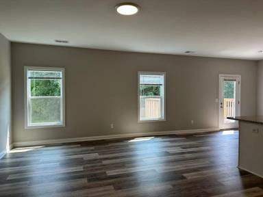 Main picture of 125 Cammy Ct