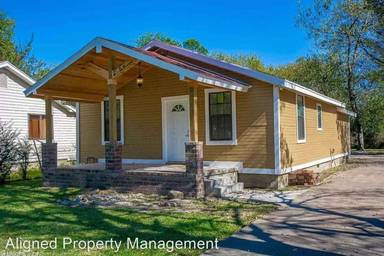 Main picture of 4722 Sycamore St
