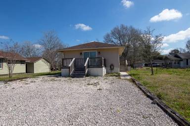Main picture of 655 Mitchell St