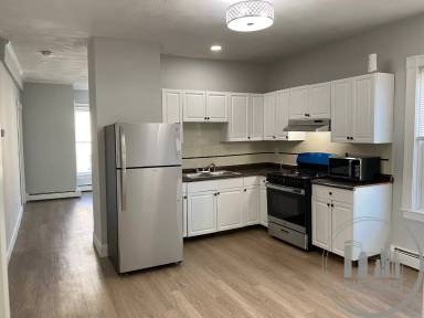 Main picture of 198 Sisson St