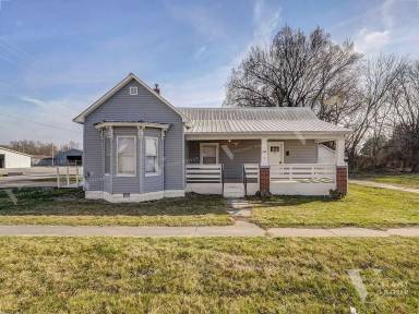 Main picture of 252 Commercial St