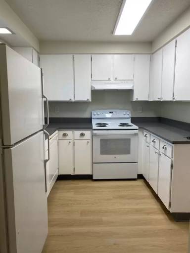 Main picture of 7845 SW Hillcrest Pl