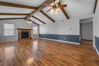 Main picture of 33 Donnell Dr