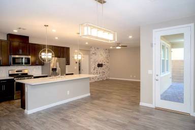 Main picture of 829 Riverlawn Pl