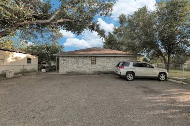 Main picture of 2213 Dallas Ave