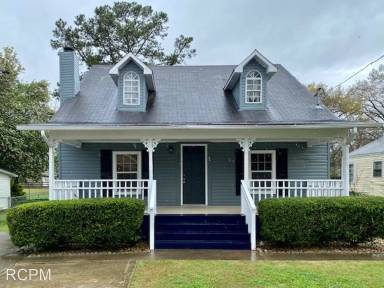 Main picture of 2500 15th St SW