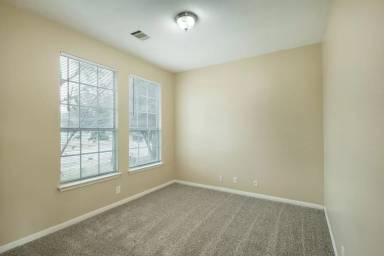 Main picture of 11907 Bastrop St